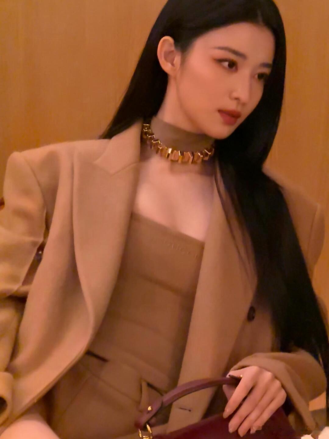 #王楚然 金发天使##王楚然[超话]# 王楚然时尚大赏：甜美、优雅、休闲轻松驾驭