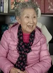 孙凤琴，女，1934年出生于北京，著名表演艺术家、北京电影学院教授，一级演员，导