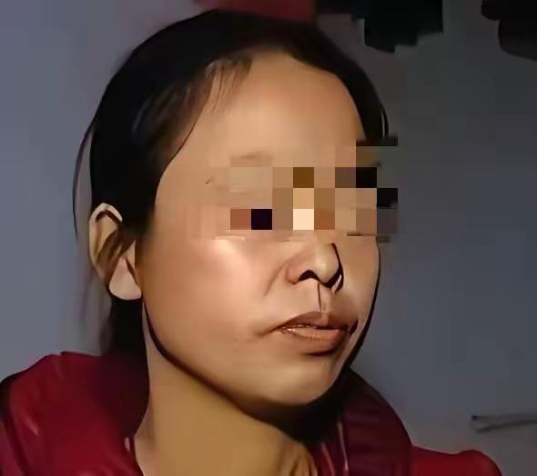 38岁女子嫌弃丈夫没本事，拿到婆婆20万拆迁款后，果断选择离婚。让她意外的是，前
