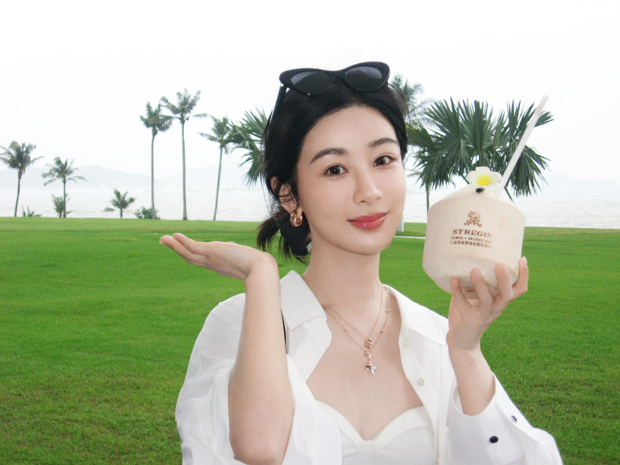 杨紫[超话]  yz杨紫董竹君yz杨紫玉兰花开君再来“错过的是落日余晖，冉冉升起