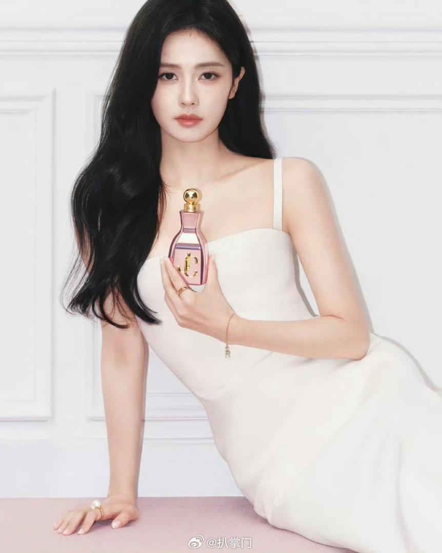金鹤龙辟谣白鹿化妆费 金鹤龙否认白鹿一次造型20万 啊这啊这，果真是人红是非多啊