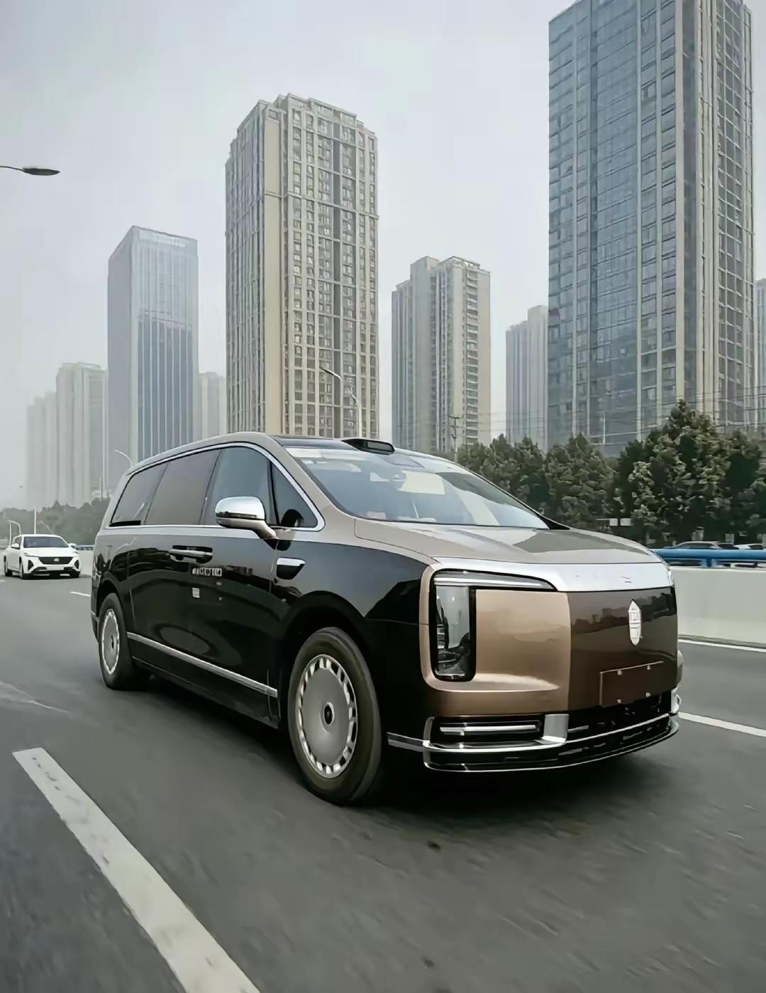 这是什么车？你肯定不相信这是国产车，不过我跟你说，这车马上就要发布了，售价不会低