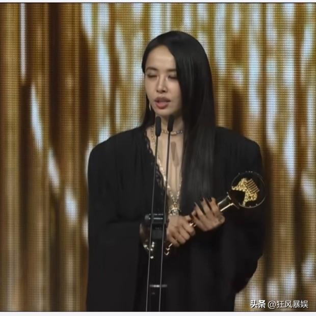 蔡依林，回应二度封后！

时隔十九年，蔡依林再次捧起金曲奖最佳华语女歌手奖座，台