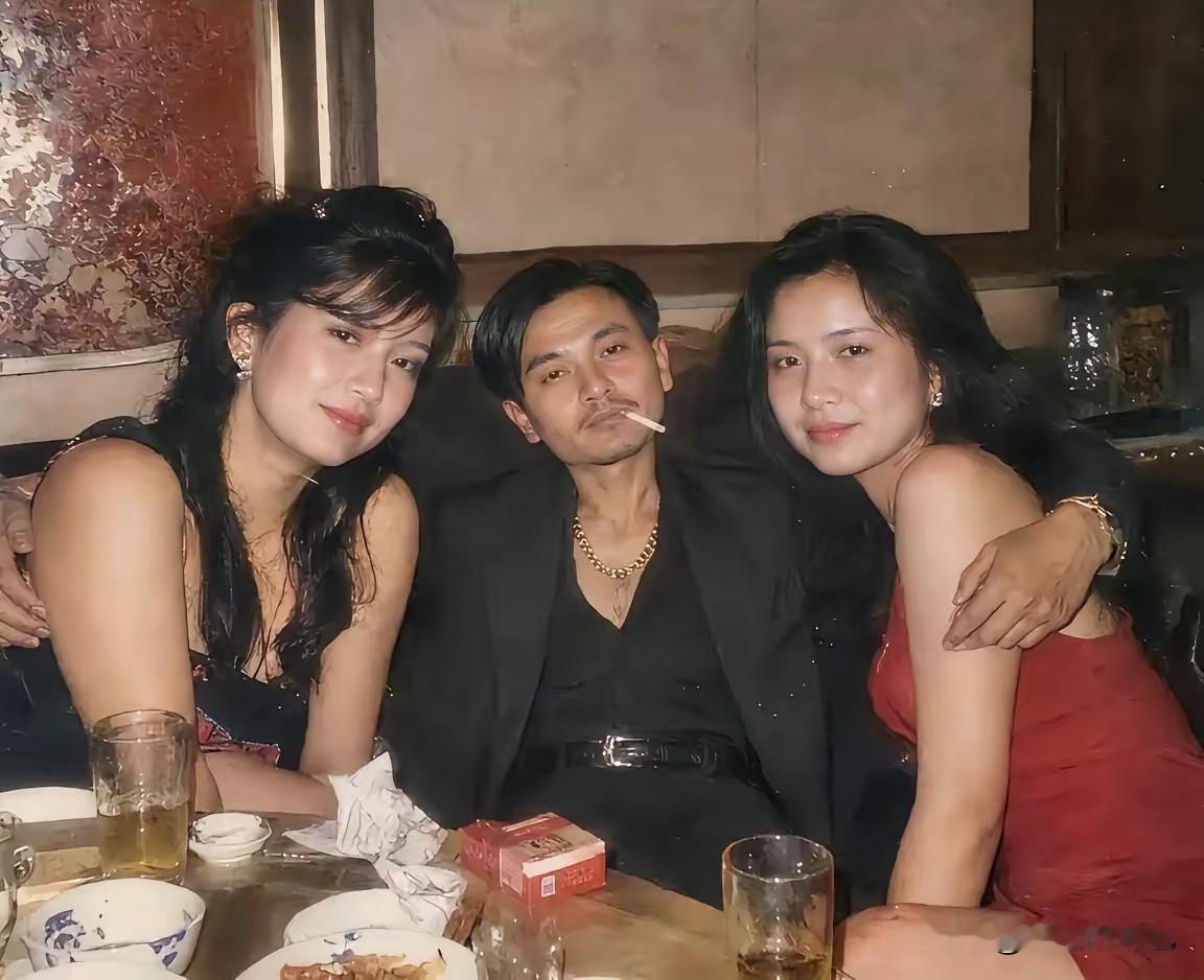 以前的美女是真好看，不像现在的流水线网红脸，看着都差不多。