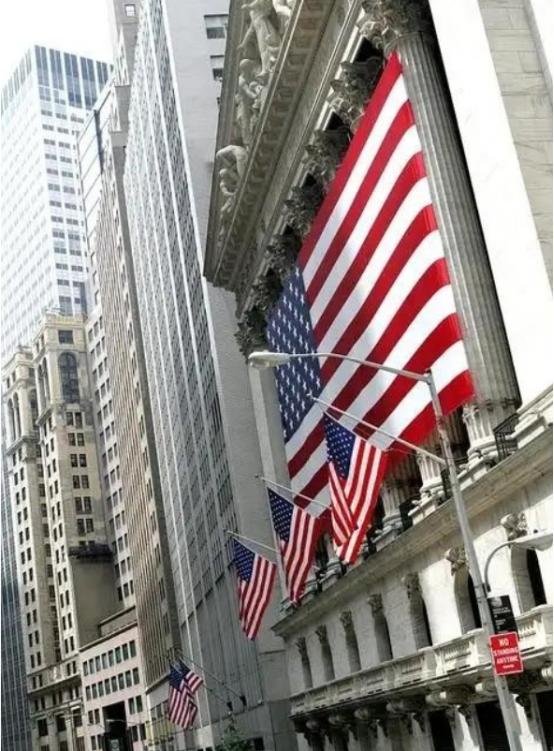 全世界没料到，美国动作真快，没踩中东坑，反而一招洗空30万亿债。
 
如今所有人