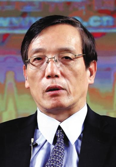 上面提出“补偿历史亏欠”，直接把矛头对准了1.8亿农村老人的养老痛点。刘世锦更是