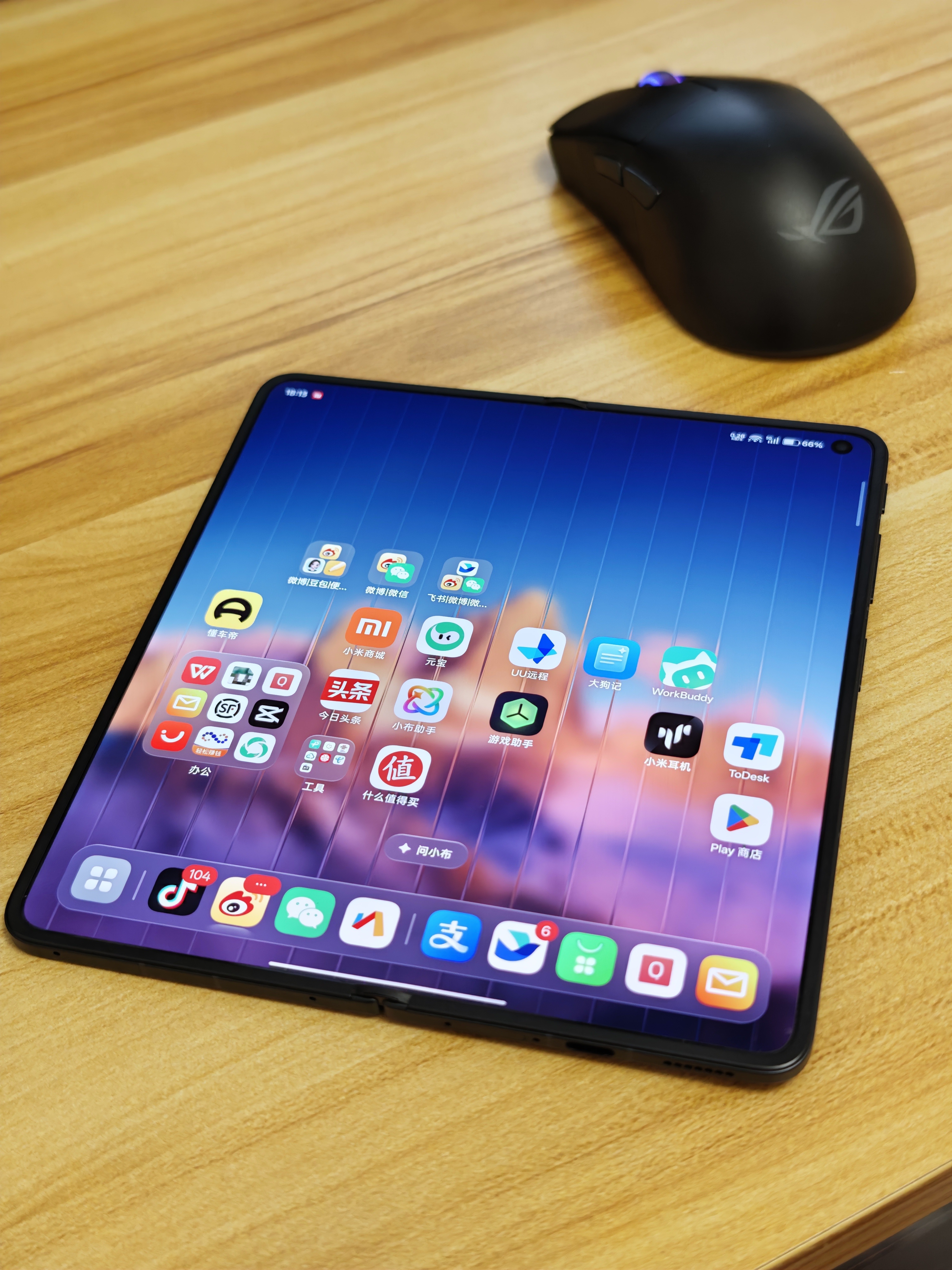 折叠屏折痕哪家控制得最好 目前看还是OPPO Find N6 最稳。我这台首发用