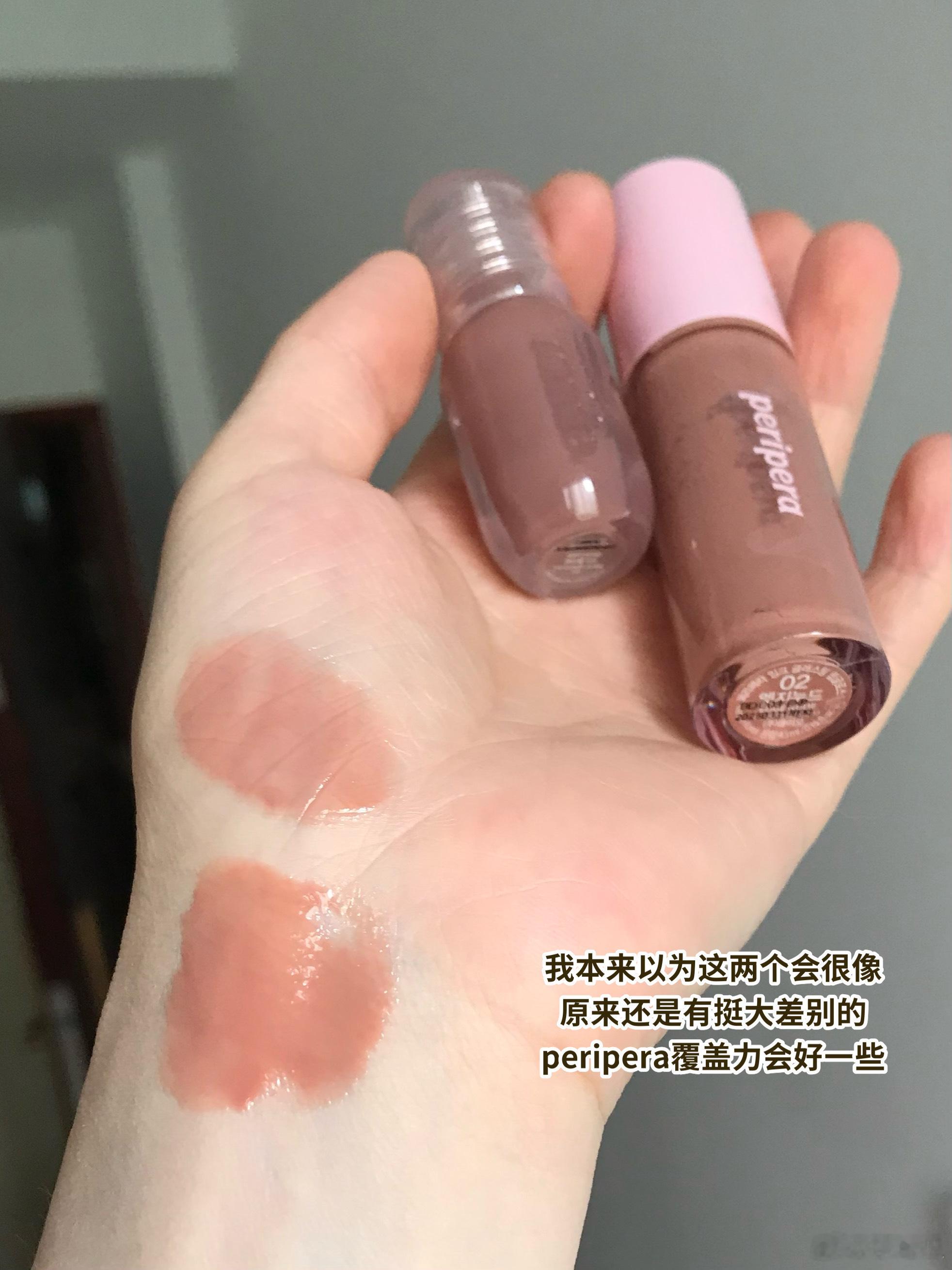 mude这系列的迷你唇釉好可爱喔！！这只是101warm latte 好性感的裸