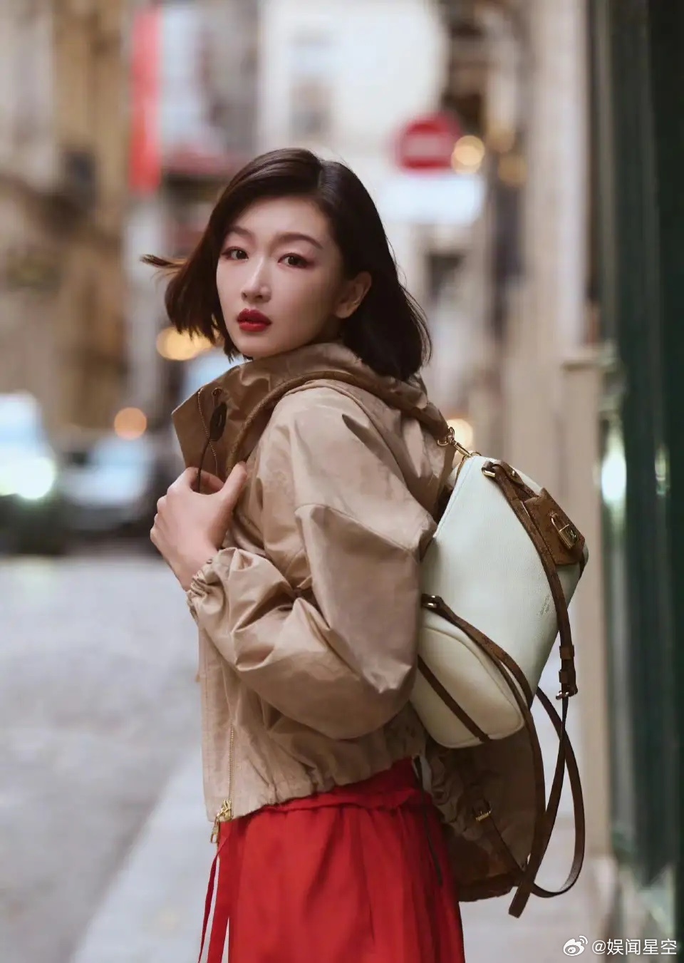 有没有发现周冬雨现在的口碑逆跌了没有登顶票房榜的电影，也没有爆款电视剧，路人缘却