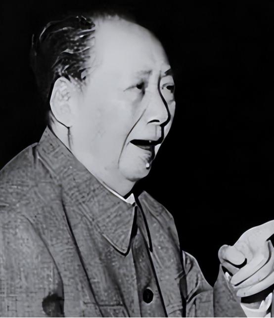 1961年，毛主席和周总理大吵一架，随后毛主席反问一句“你吃了吗“就让周总理瞬间