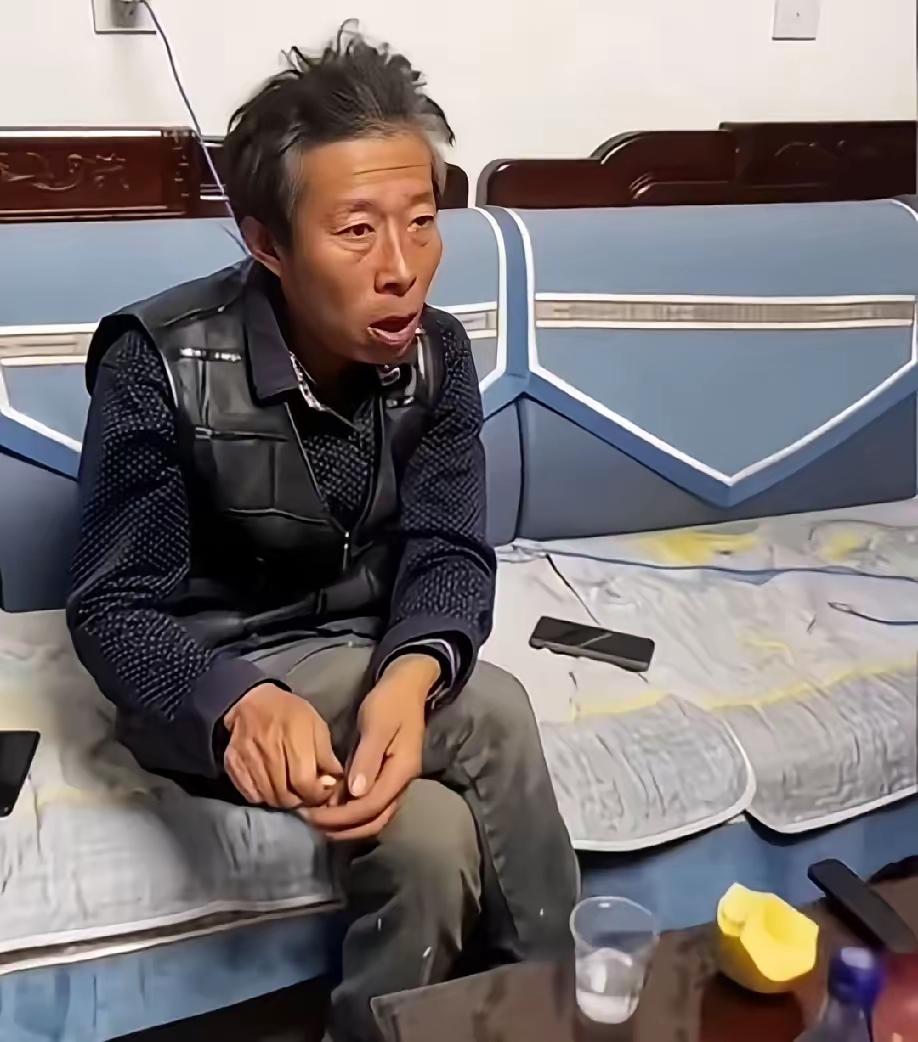 43岁的老李为了给儿子娶媳妇，愣是熬成了63岁的模样，这事儿真挺让人心里不是滋味