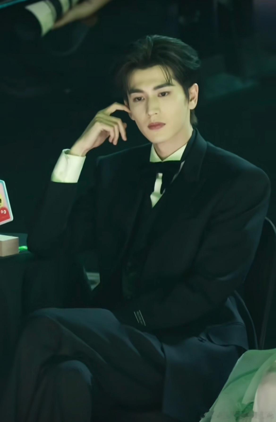 星光大赏别虐待老人了主要是活动时间太长了吧，但也能理解，毕竟奖项很多，星光大赏应