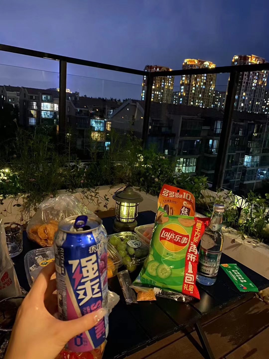 家里 露台 傍晚 微醺 ​​​