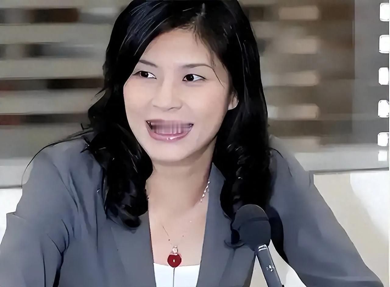 11月1日，台北，中国国民党全代会，郑丽文就任党主席。郑丽文致辞时，表示坚守“九