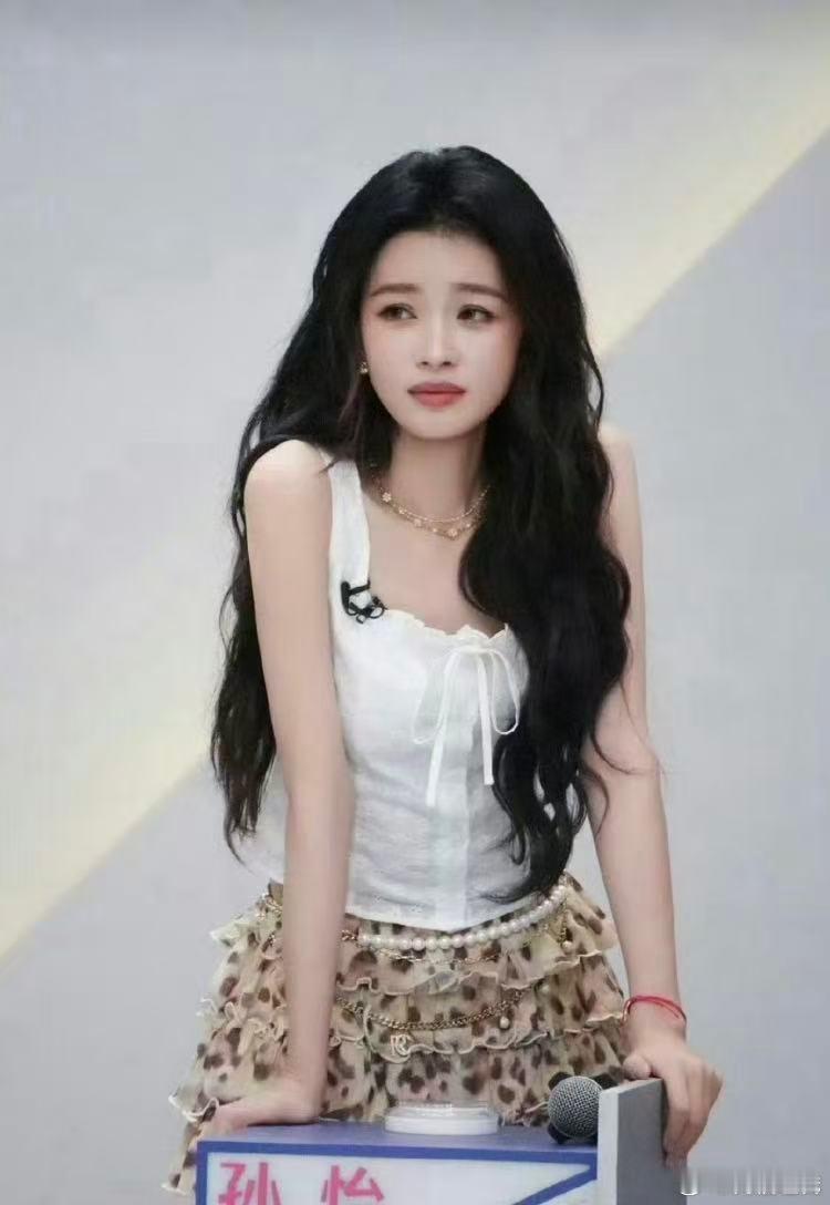 30岁后不催婚而是上浪姐 是谁被乘风的姐姐们狠狠治愈了年龄焦虑！姐姐们在舞台上发