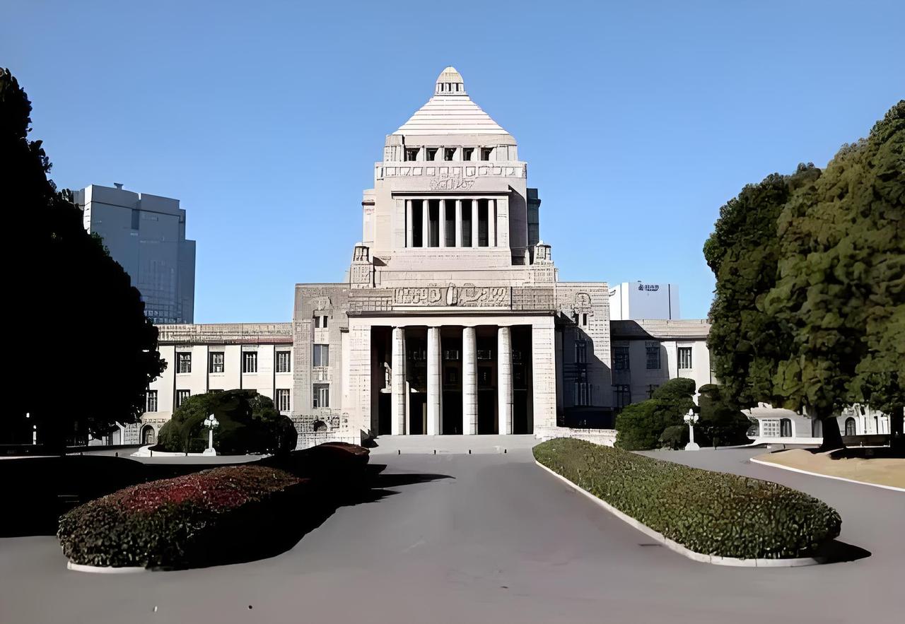 根据路透社的消息，东京那边说了软话，大意是，为了日本的利益，并且还表示，要从现在