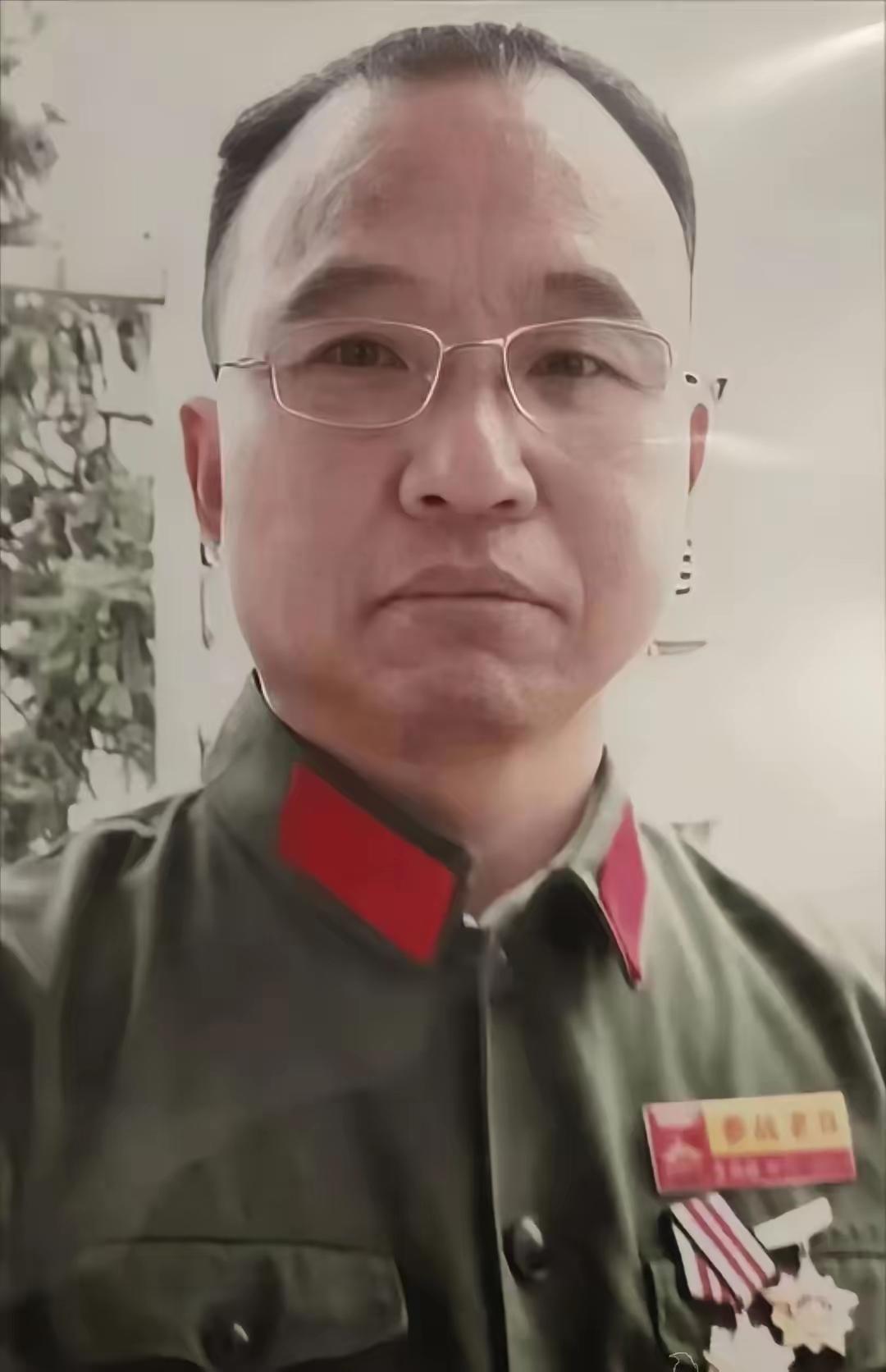 1984年，李陶雄中弹后抢救无效，壮烈牺牲，谁知遗体送往后方安葬时，莫名从车上滑