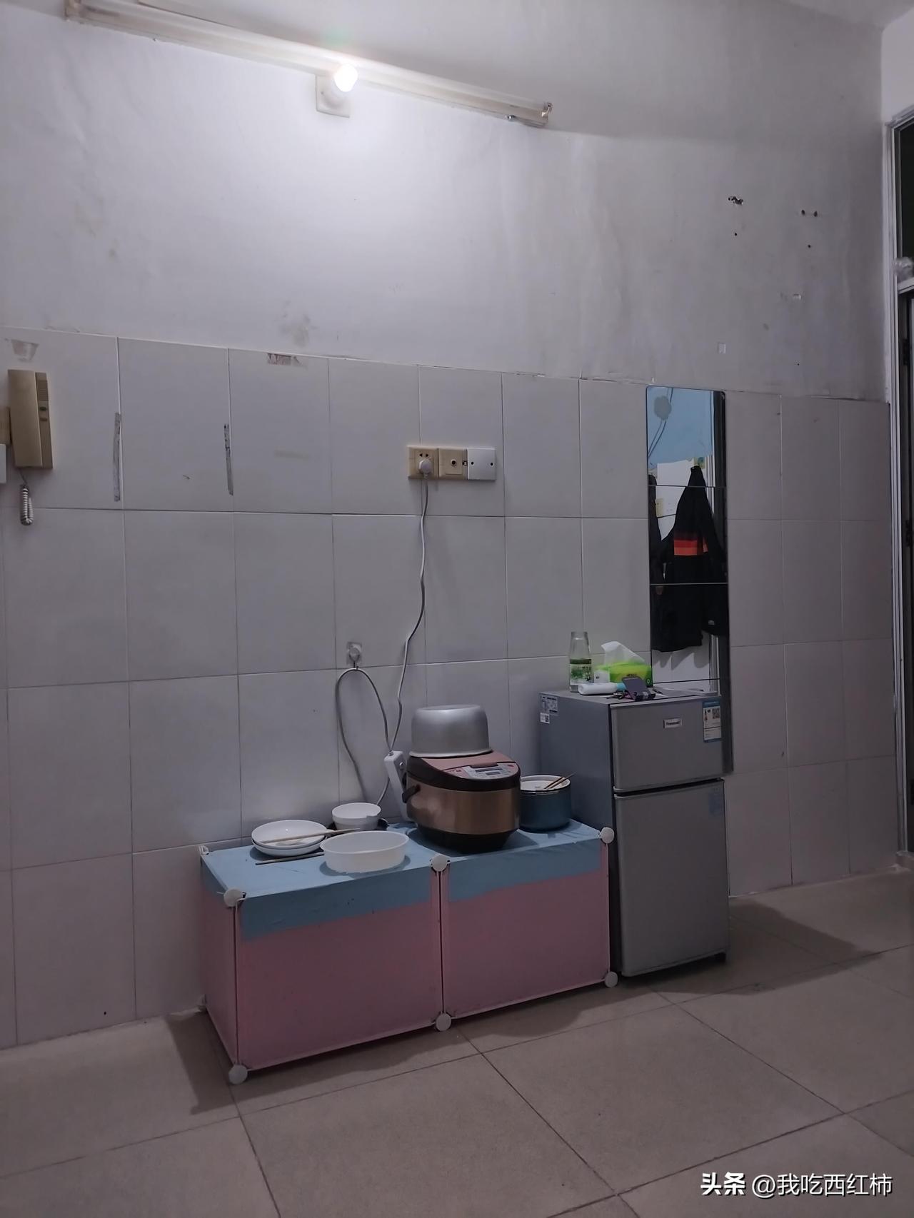 家人对于我这个40岁的离异男，并没有放弃帮我在老家不断物色对象。
	
这不晚上加