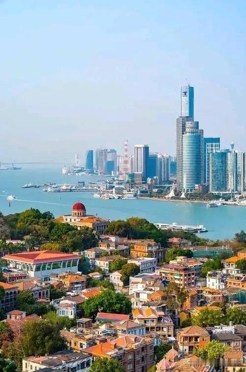 1979年提出设立深圳、珠海、汕头、厦门4个出口特区，1980年5月正式命名为经