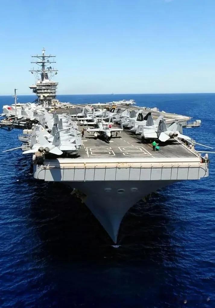 首先要正本清源，胡塞武装袭击美国“艾森豪威尔号”航母，是对美英之前对也门首都萨那