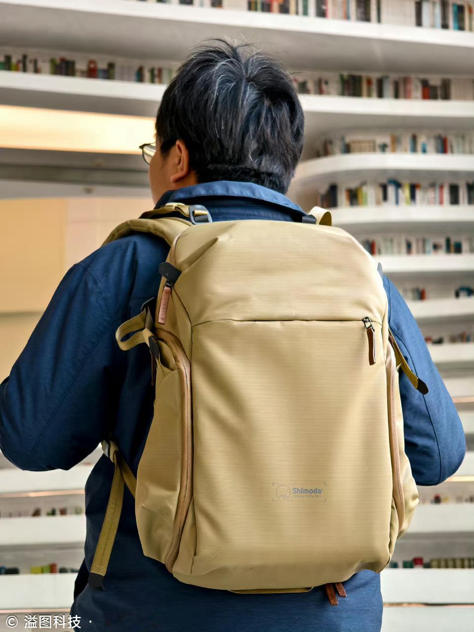 《火到缺货的Shimoda Urban Explorer城市系列双肩摄影包》采用