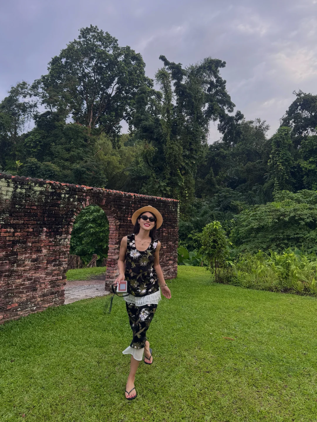 新加坡日式庭院风的金拱门