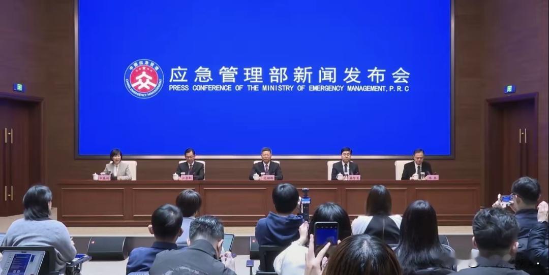 动真格！国务院安委办重磅发声：烟花爆竹安全一查到底，绝不姑息
 
春节元宵本是团