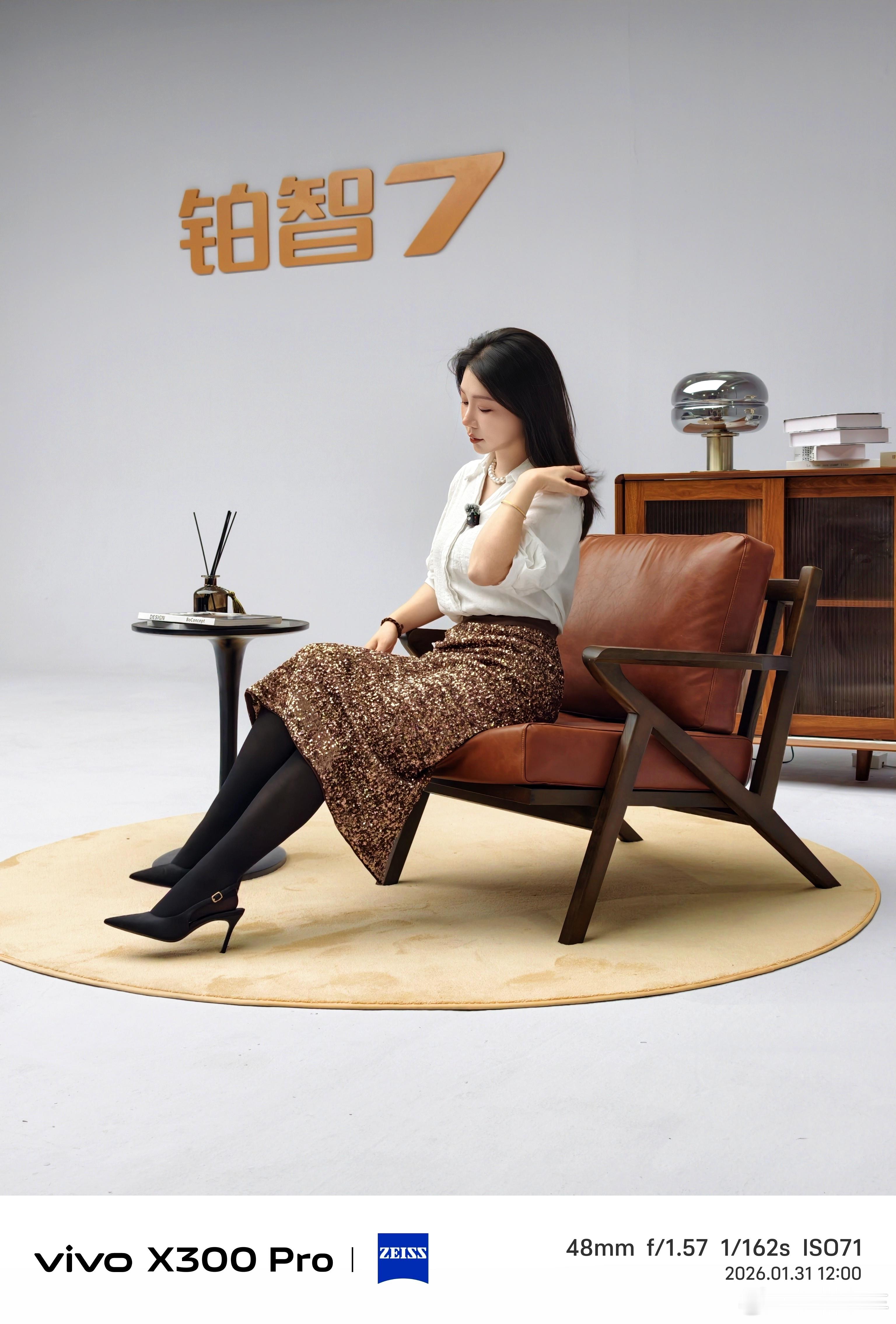 今天拍摄丰田鸿蒙座舱旗舰铂智7 这是丰田首款鸿蒙座舱D级轿车，从整体设计到外观配