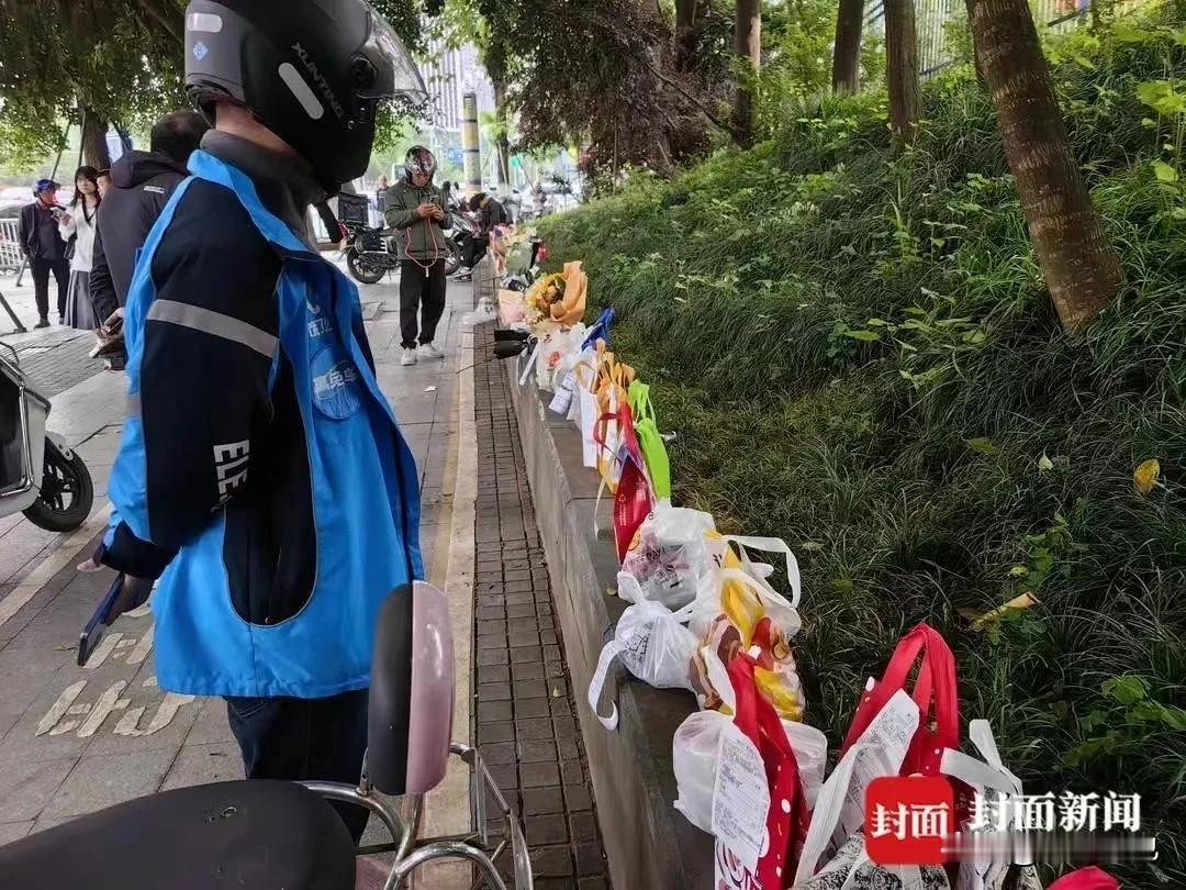 重庆“胖猫”事件持续发酵，很多热心的网友通过外卖平台点了大量的汉堡，鲜花，奶茶等