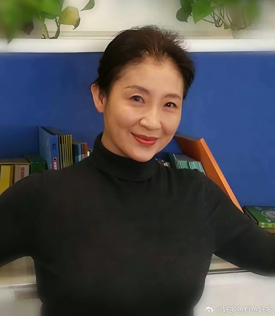 哇塞！迟蓬和红花这两位老师，最近双双爆火，越看越像！红花就是《知否》里忠心的刘妈