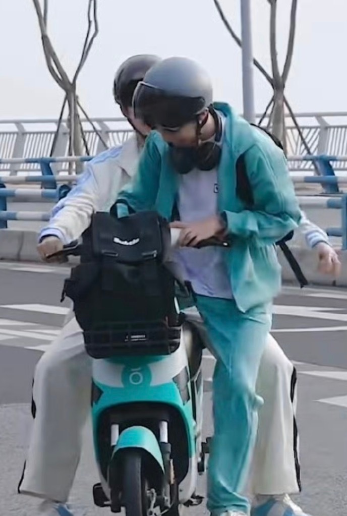 极禹  你们所call back的 我们一直也记得 极禹搂肩笑得好甜 张泽禹张极