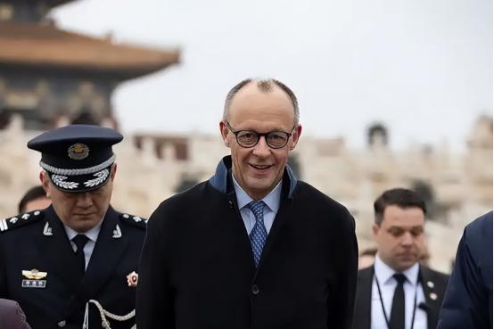 访华不到24小时，默茨拿下120架飞机大单，转头就给日本承诺？
 
最近德国总理