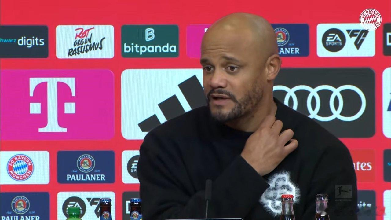 ➡️關於卡爾因傷下場❓🎙️孔帕尼：“我覺得他昨天訓練的時候被撞了一下，然後今天