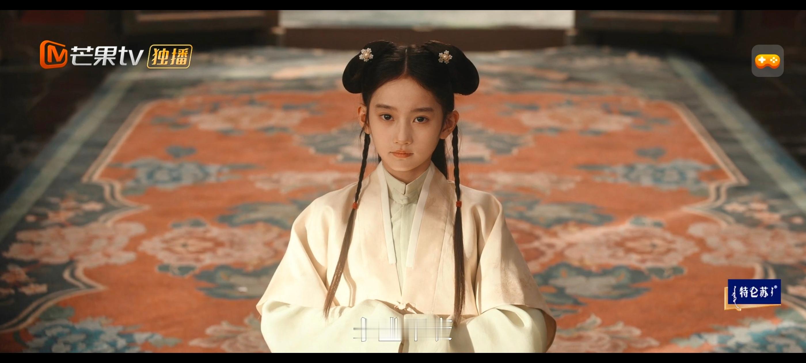 突然觉得卢雅熙（16年）和刘佳玺（12年）有点像同一部剧里 