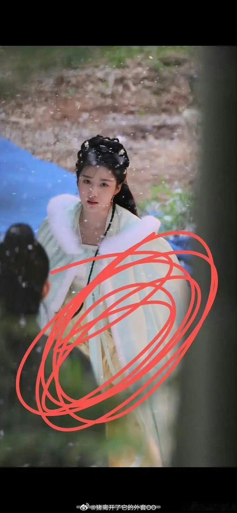 卢昱晓在新剧里真的是女主吗，好像丫鬟 ​​​