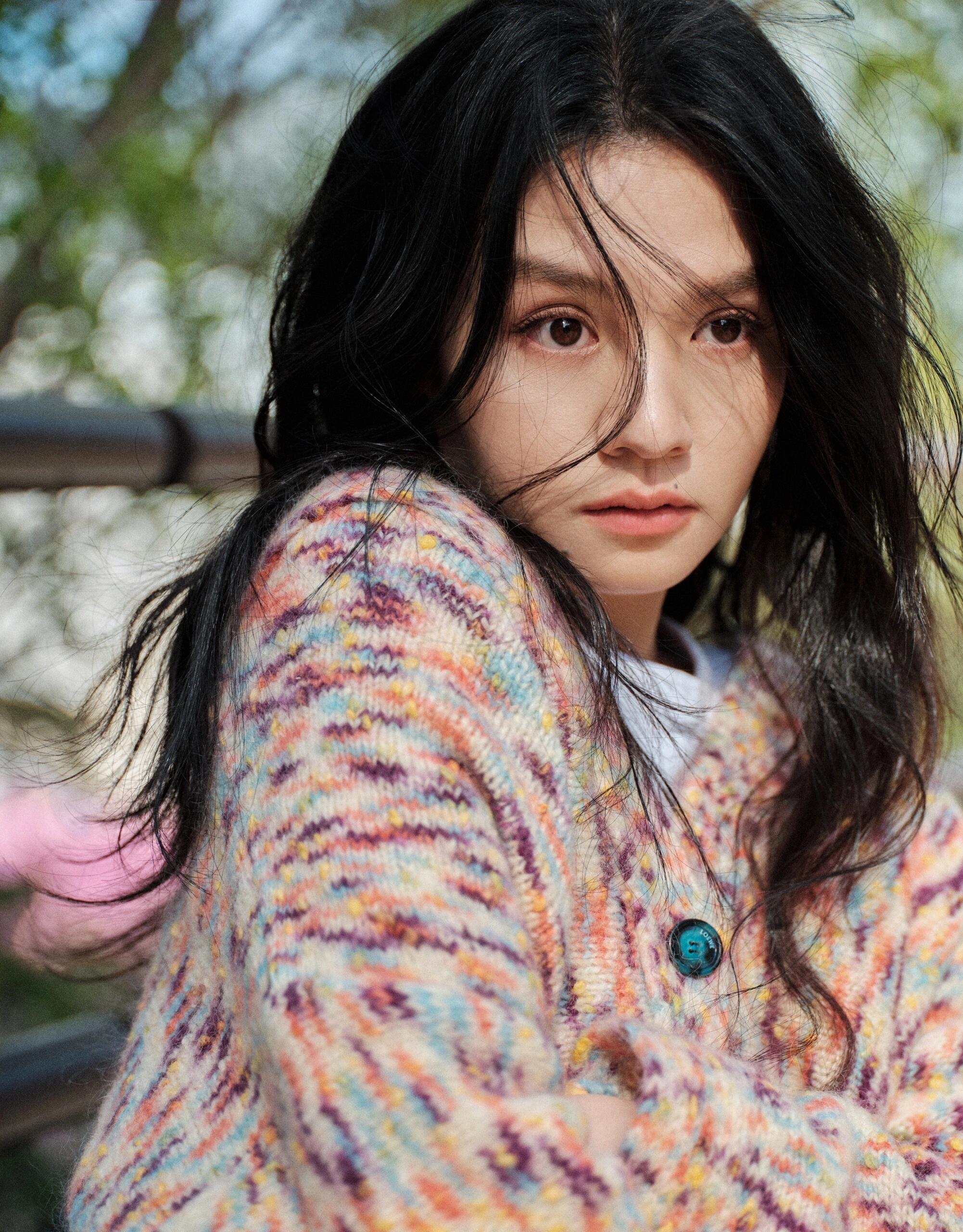 春夏把额头露出来大大方方的谁懂啊！春夏露额头也太好看了吧！清爽发型完全不遮挡饱满