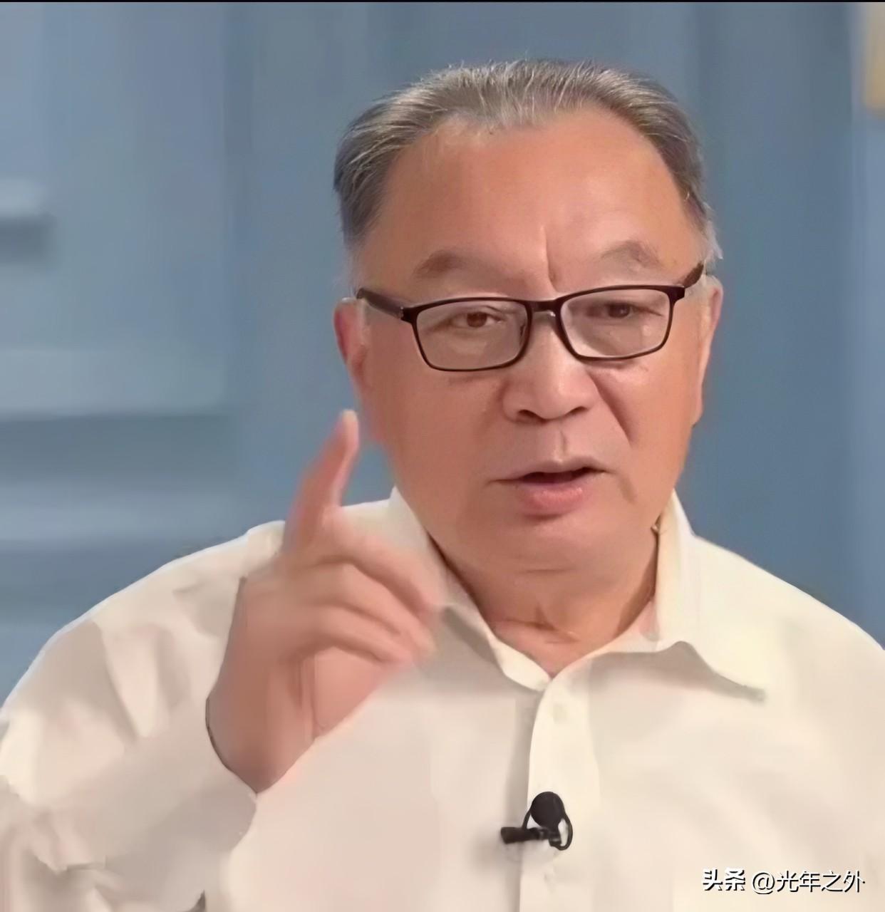 温铁军硬核拆解：先肢解苏联，再围堵欧元，美国霸权彻底撕下伪装
 
不少人纳闷，苏