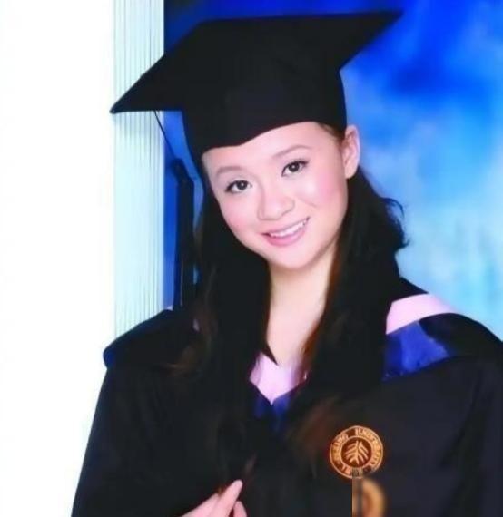 “我宁愿在美国住下水道，翻垃圾！也不回中国！”谁能想到，说出这番冰冷决绝之语的，