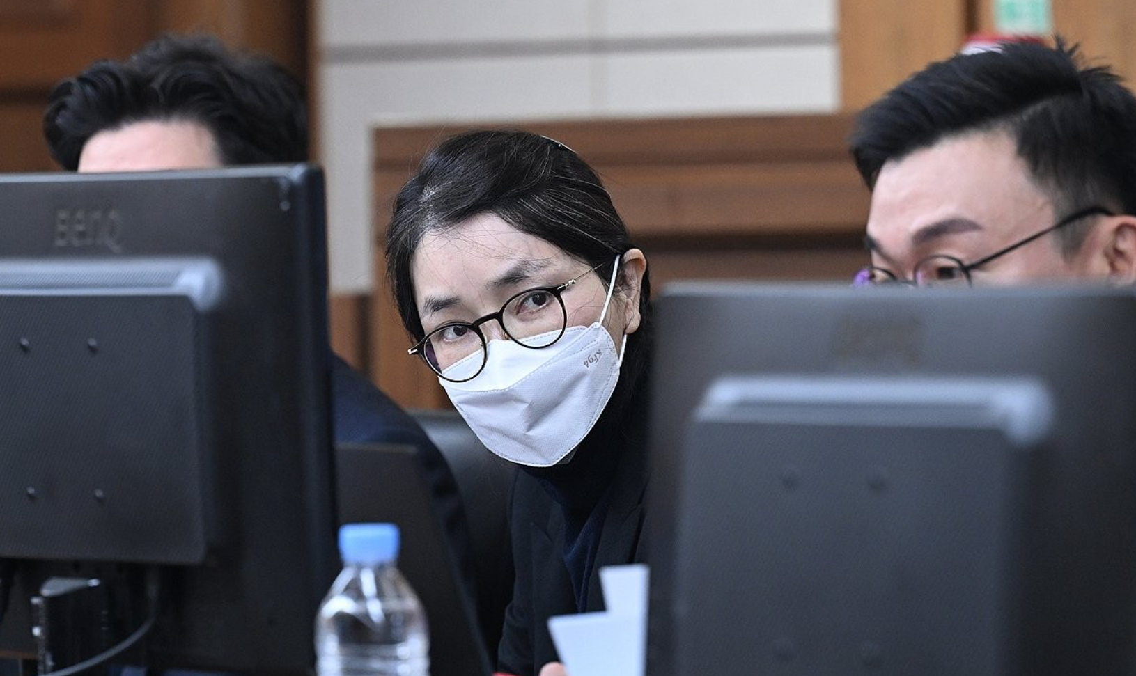 韩媒: 涉贪污受贿, 韩国特检组要求判处前第一夫人金建希共15年监禁