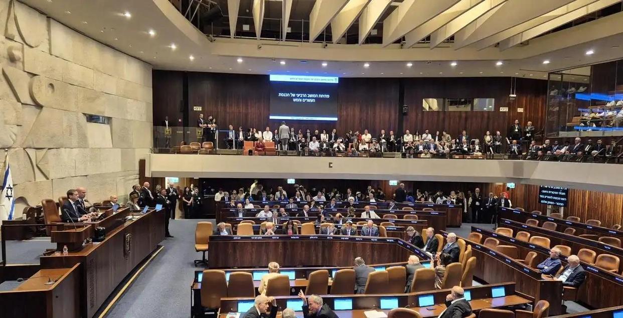 106:0！内塔尼亚胡被自己人联手投下台，以色列政坛炸了！

6月2日以色列议会