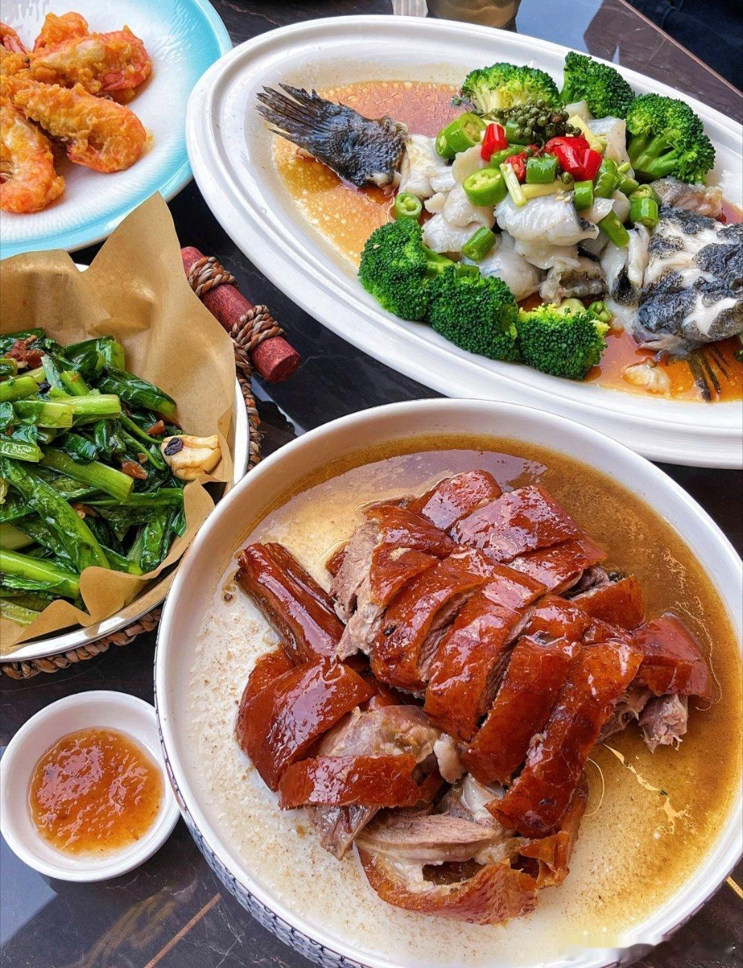 实盘都搞定了，先吃晚饭，一天忙到现在才有空吃饭，做这一行的真不容易