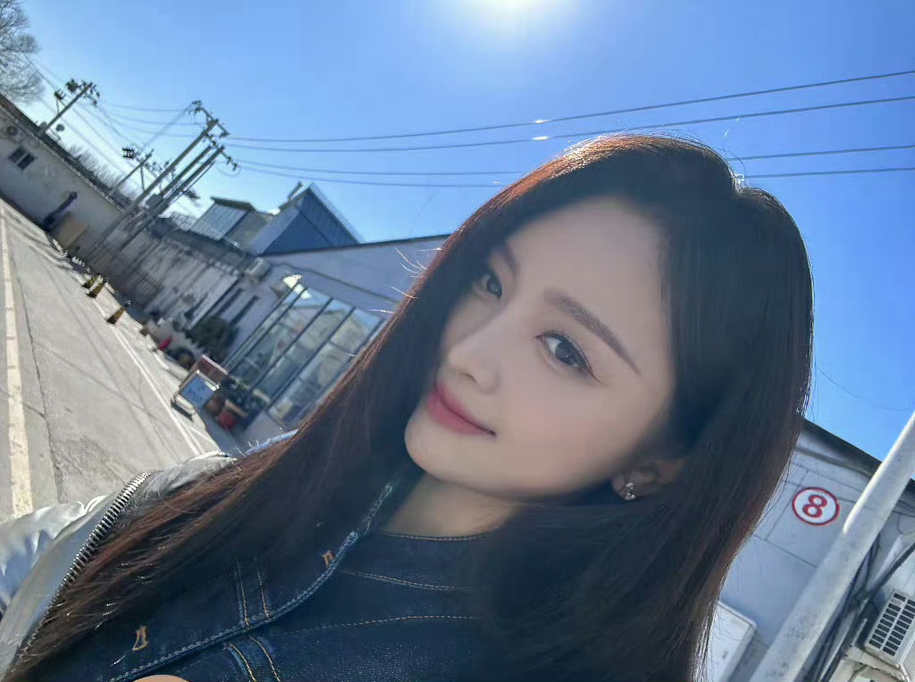 吴宣仪wxy吴宣仪叶星星 朋友们今天也来一下like