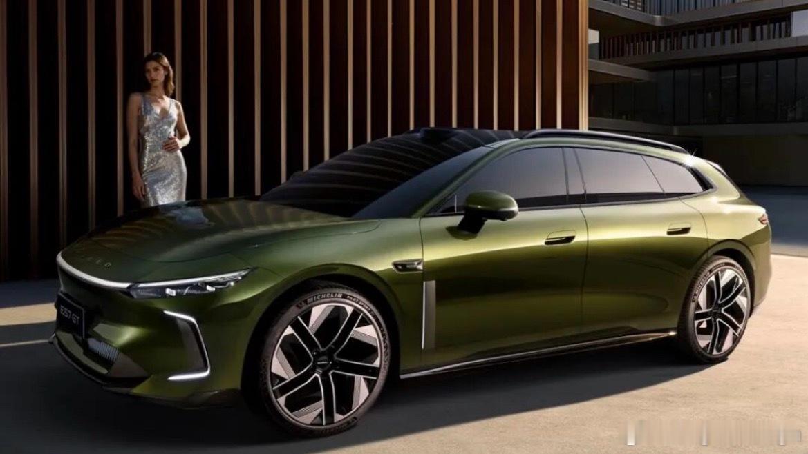 星途ES7 GT官图来了！A柱之后都不错，非常漂亮简约的D柱设计！A柱之前就。。