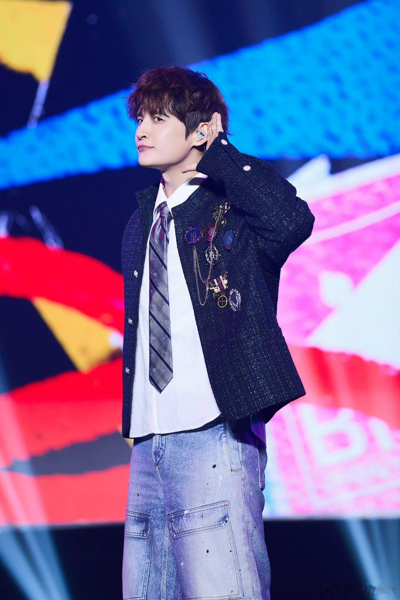 张远前任赛道主理人 张远在“前任赛道”唱情歌太绝了，《嘉宾》里他把那种爱而不得的