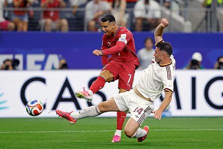 他跪下去的那一刻，草皮都在发抖。2026年7月7日，达拉斯，世界杯1/8决赛。葡