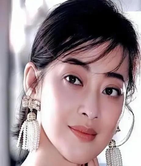 郭涛拍完《父母爱情》44集，片酬8万8。当他听说梅婷拿了300万，当场就懵了。他