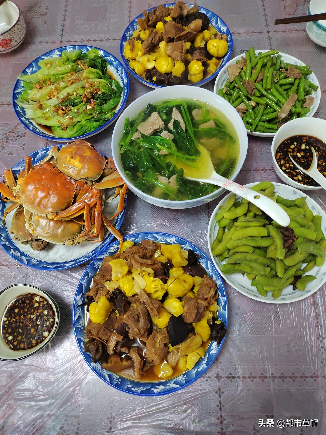 忽然发现，退休后的大部分时间，都用在吃的上面。

早餐的包子馒头，差不多一个星期