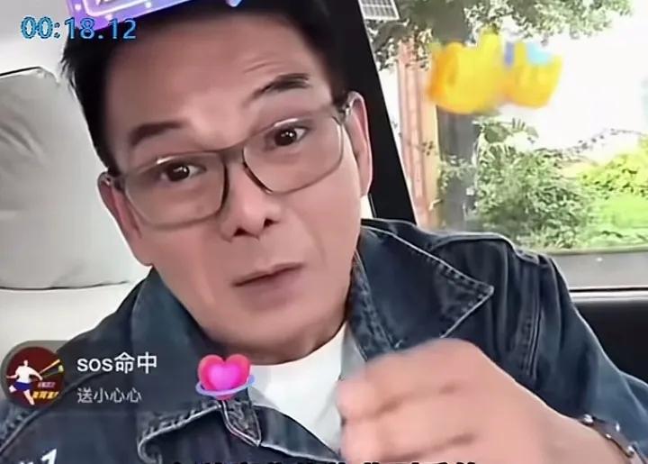 鸠摩智李国麟，终于圆梦了。
看着直播间里满屏的礼物，和近上亿的点赞量，李国麟懵住