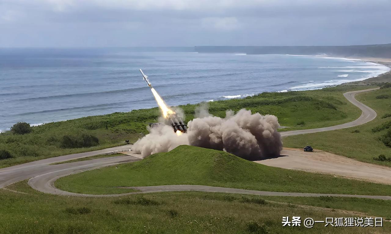 首次！日本军事活动 日本在本土试射导弹：日本陆上自卫队于24日在北海道新日高町的