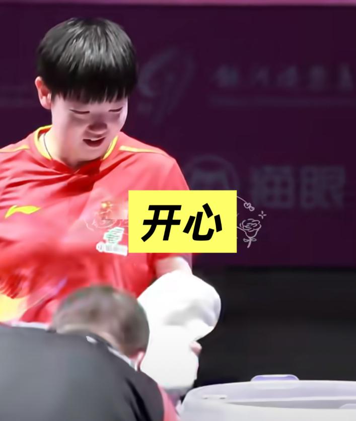 发现没？这次澳门比赛，
孙颖莎养成了个特点
自奥运后，现在无论是谁，只要有人打了